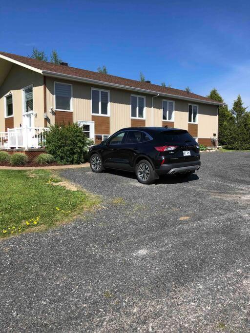 Aux quatre vents 4 1/2 logement entier et privé Lac-Mégantic Extérieur photo