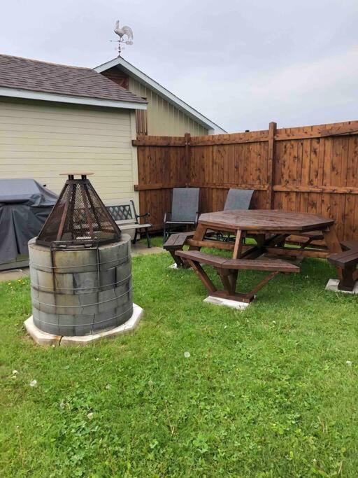 Aux quatre vents 4 1/2 logement entier et privé Lac-Mégantic Extérieur photo